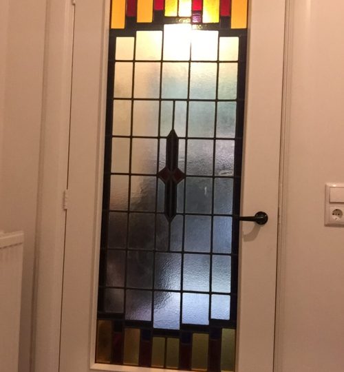 Een mooie deur volledig gerestaureerd.