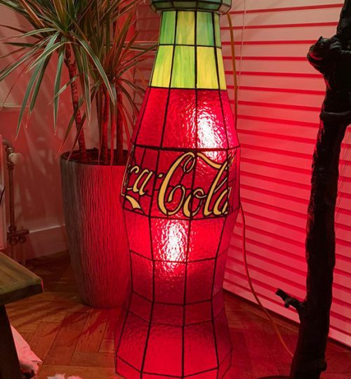 Hier is het eind resultaat een mooie grote Coca Cola lamp.